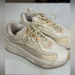 Adidas Women's Cream Oznova Sneakers size 7.5